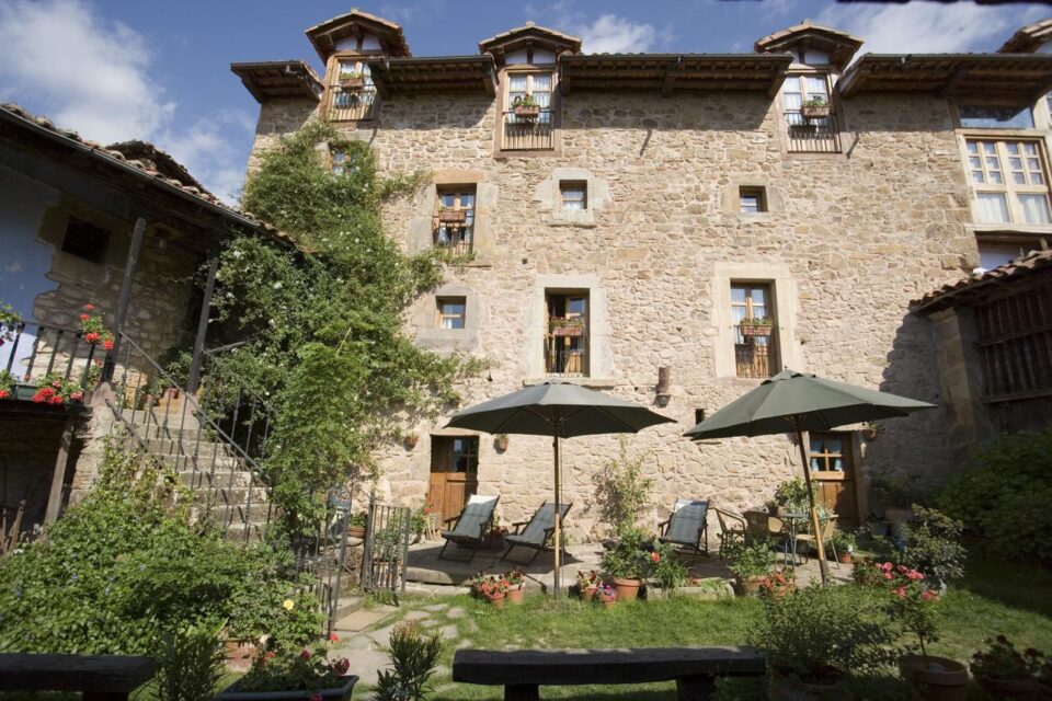 HOTEL POSADA LA TREBEDE
