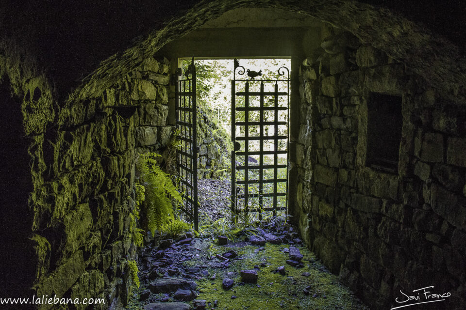ARQUITECTURA RELIGIOSA EN LIÉBANA. ERMITA RUPESTRE DE CAMBARCO – turismo rural en Liébana y Potes, Cantabria
