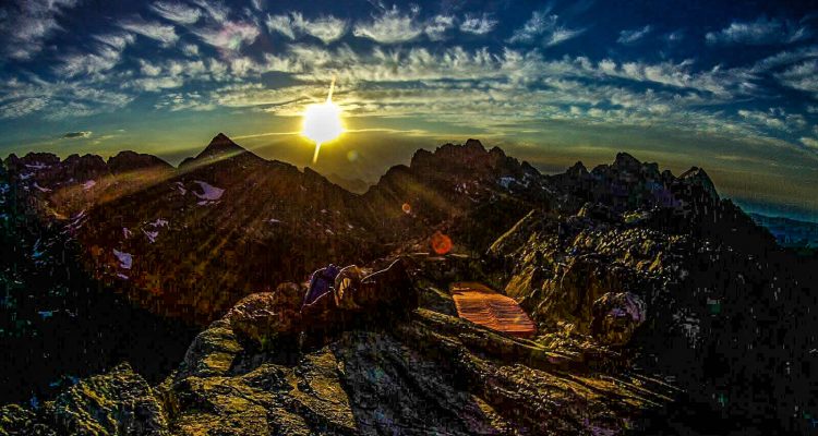 ANOCHECER DESDE LA CUMBRE DE HORCADOS ROJOS – turismo rural en Liébana y Potes, Cantabria
